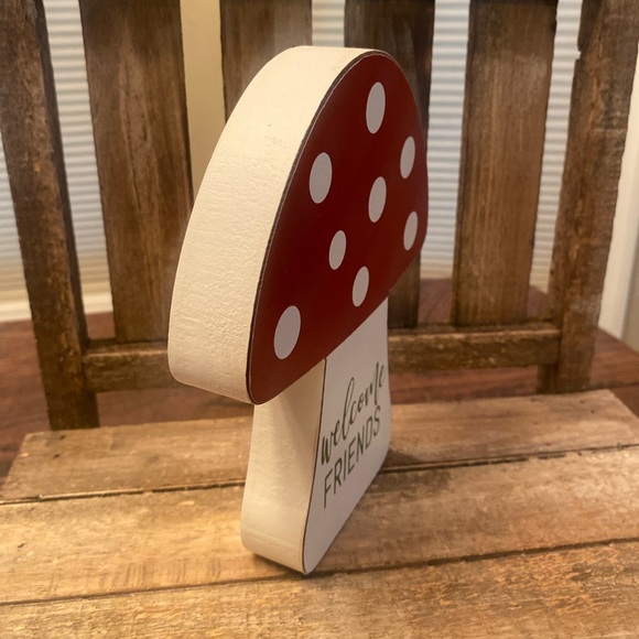 Spring Gnome Tier Tray Decor, Summer Gnome Beaded Garland & Mushroom Wood Sign - Picture 13 of 16